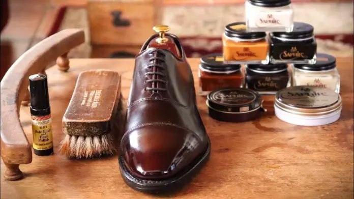 shoe care, shoe cream, shoe wax, saphir, shoe elegance, shoe store in sarasota, men's shoes, women's shoes, shoes for men, shoes for women, dress shoes, casual shoes